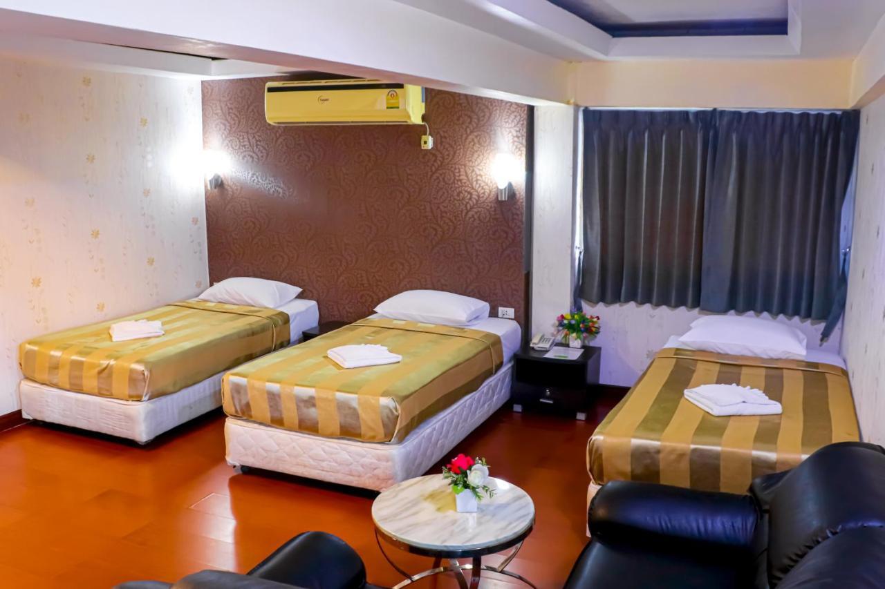 Visiting Card Hotel & Resort Bangkok Exteriér fotografie