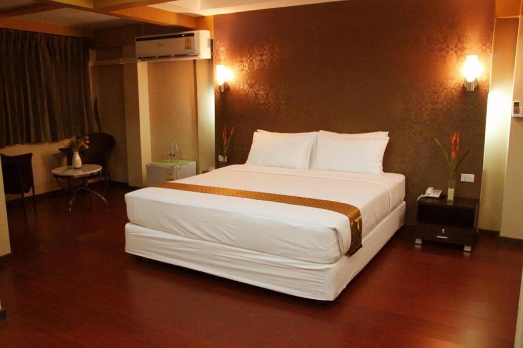 Visiting Card Hotel & Resort Bangkok Exteriér fotografie