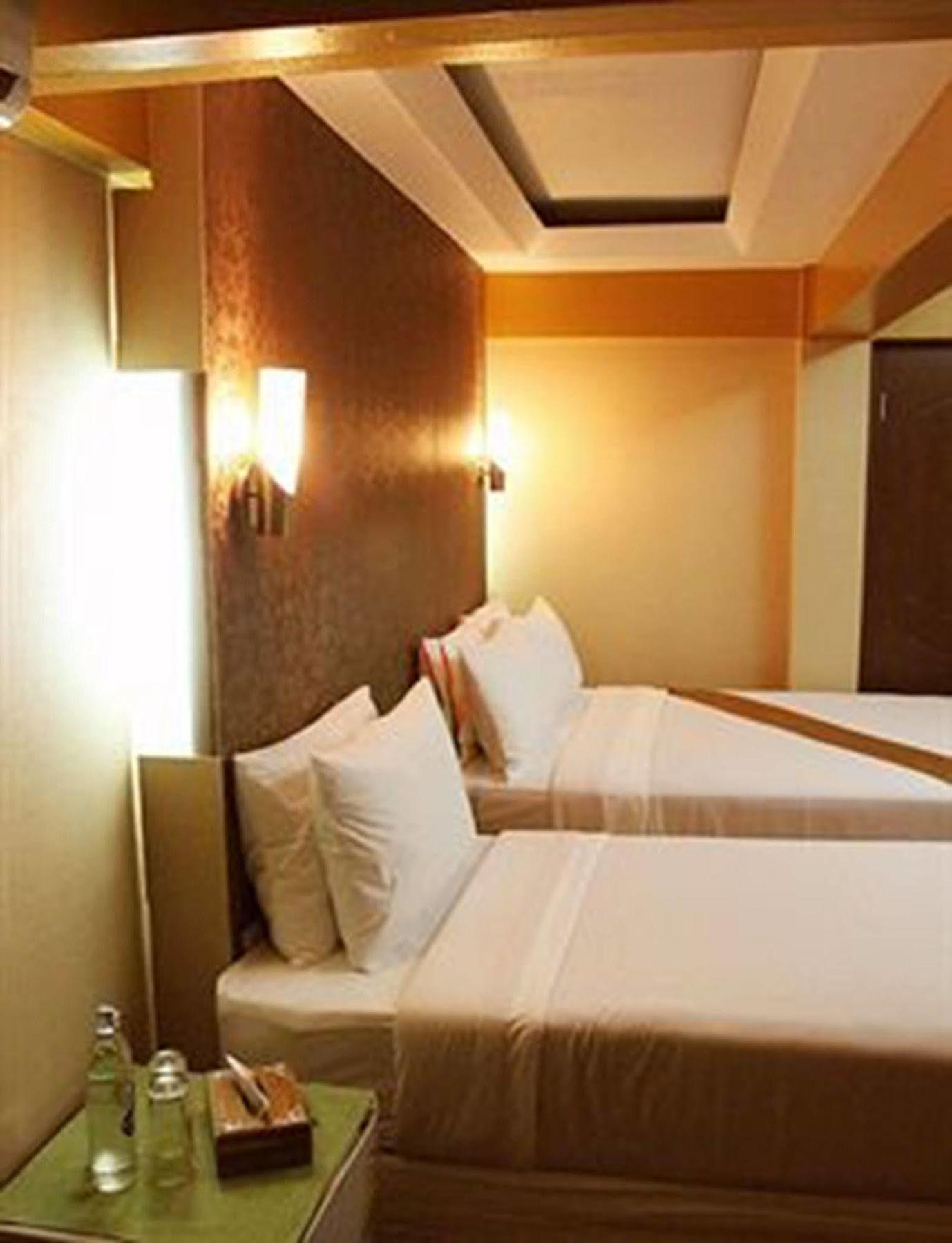 Visiting Card Hotel & Resort Bangkok Exteriér fotografie